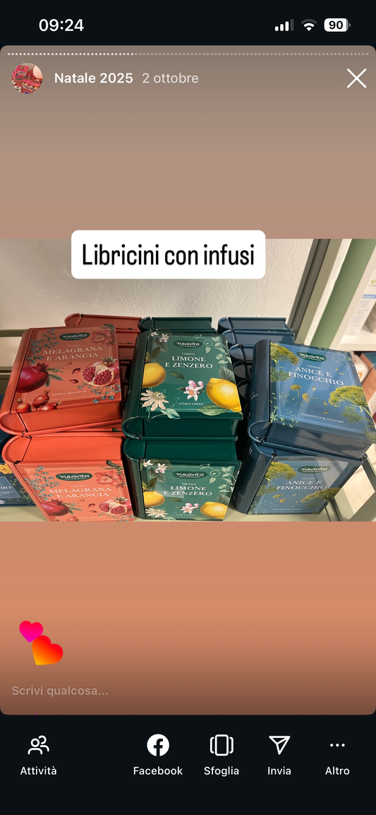 Libricini di latta con tisane